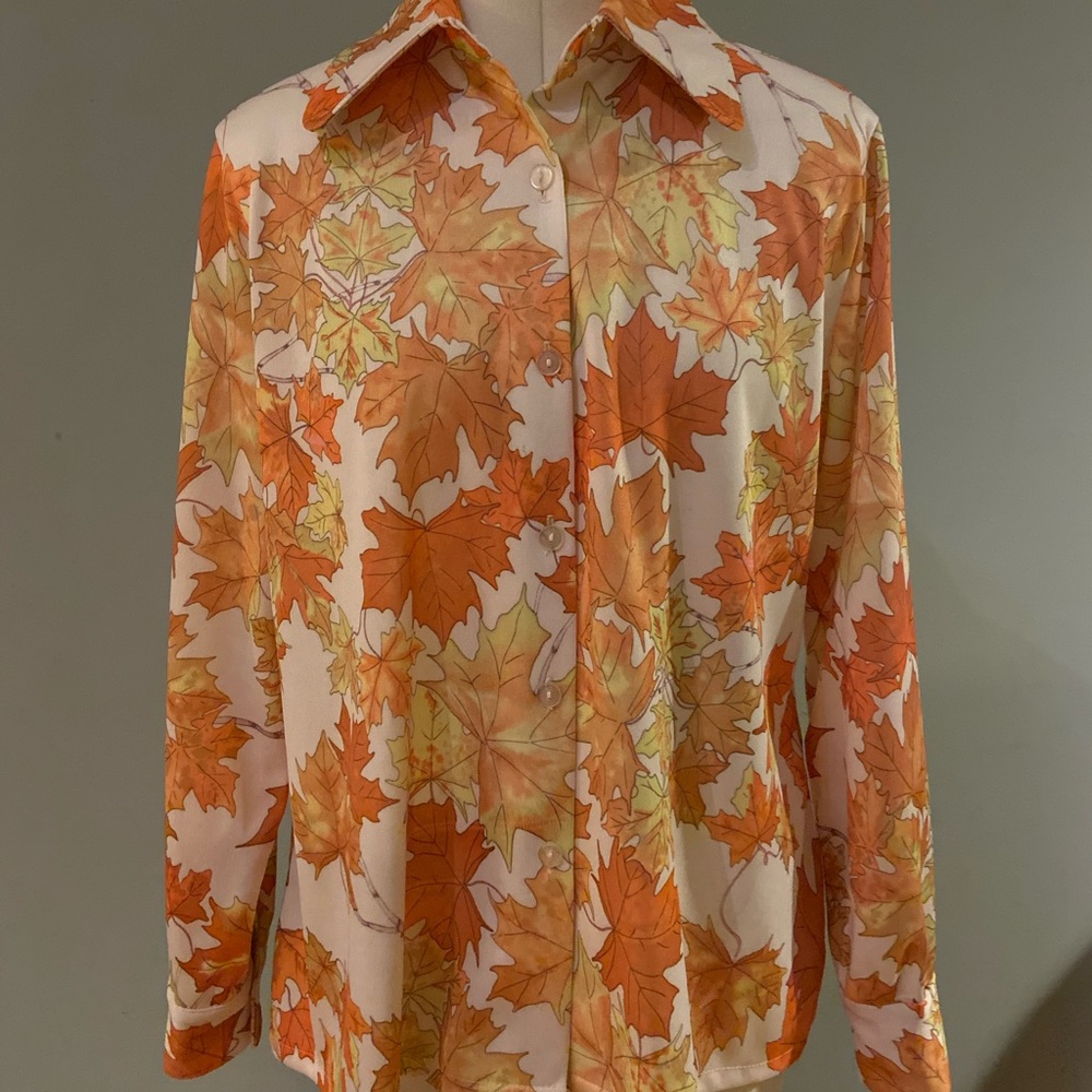 EUC Vintage Polyester Canada Maple Leaf Shirt